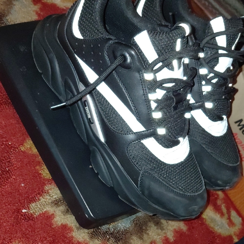 Dior Men's Black and White Sneakers - Picture 4 of 7